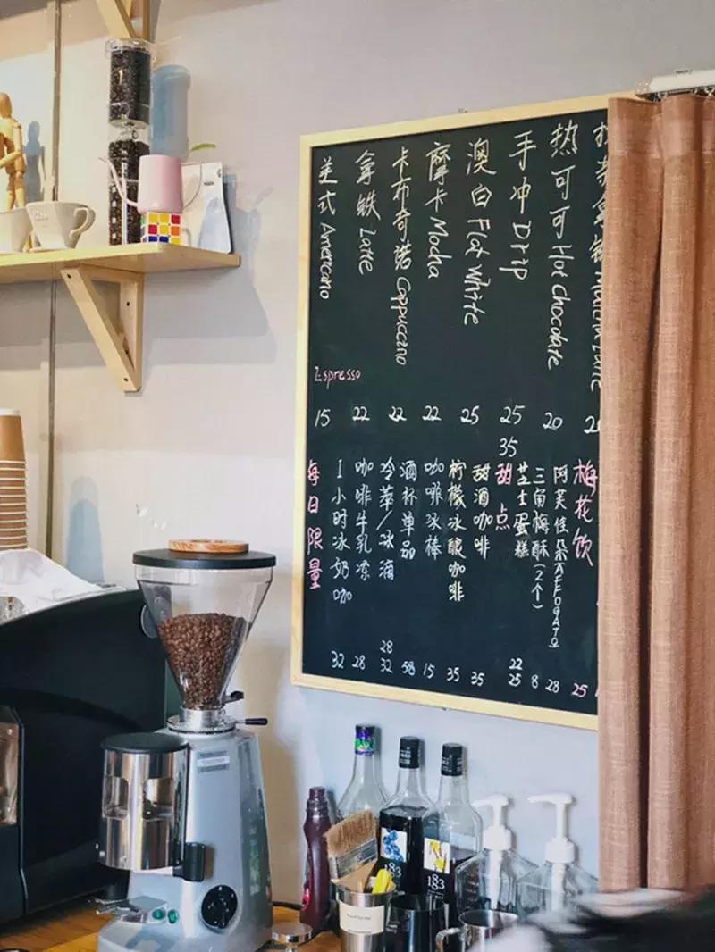快乐大本营最新一期,快乐大本营最新一期，小巷中的隐藏宝藏，一家特色小店的奇妙探秘