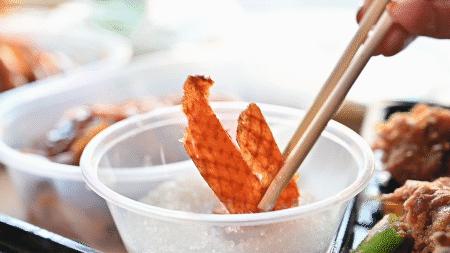 亚泰集团重组新动态，小巷宝藏与特色小店的独特魅力揭秘
