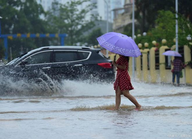 龙岩暴雨最新报道，雨中坚持与变化带来的自信与成就感